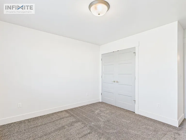 4830 Flanders Way #B — Photo 8