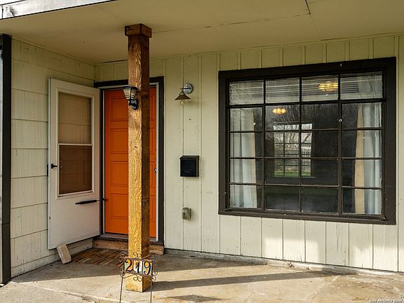 3rd image of 219 GREENHAVEN DR