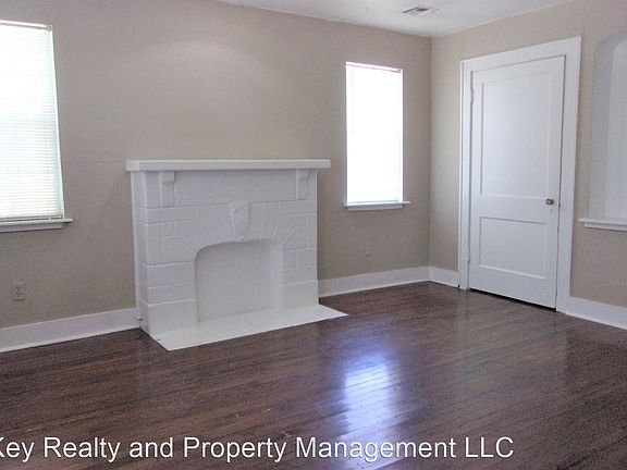 2nd image of 3020 N Robinson Ave #6327489