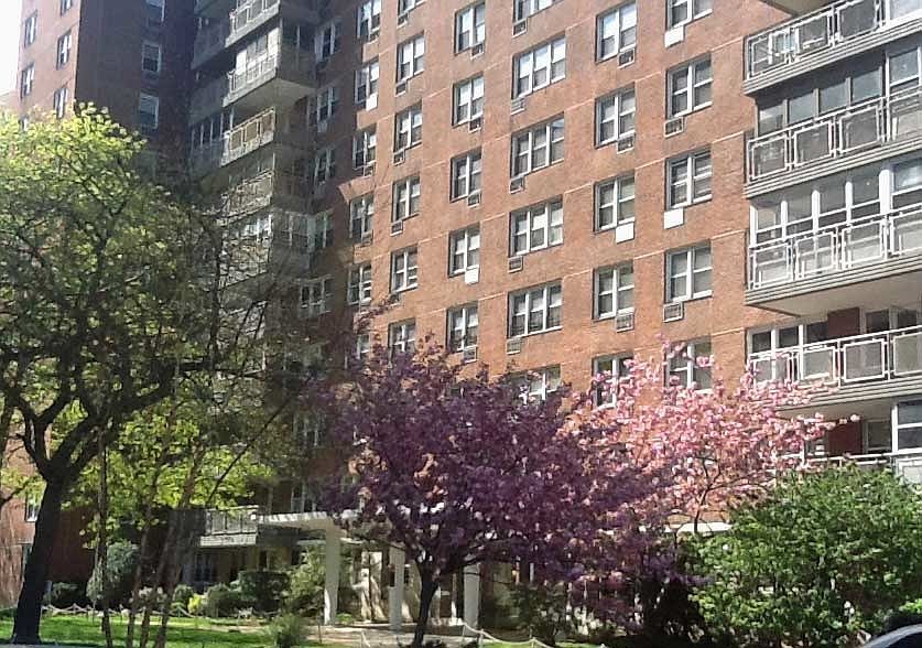 1st image of 13810 Franklin Ave APT 15M