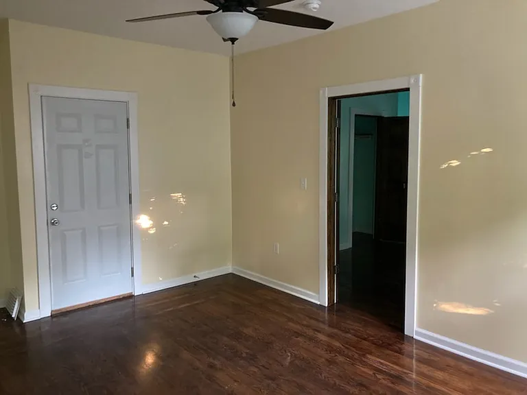 414 Poplar Ave — Photo 2