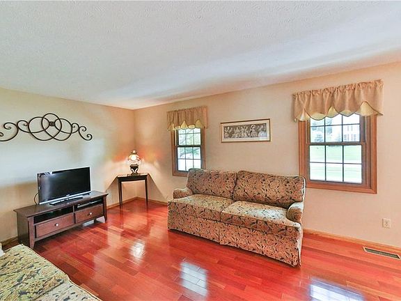 5th image of 10232 Corbetts Ln
