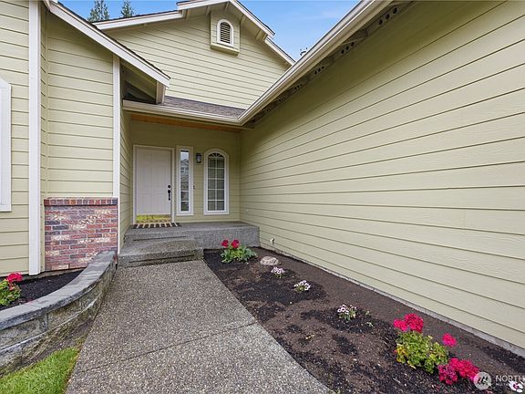 4th image of 18012 Ambleside Court