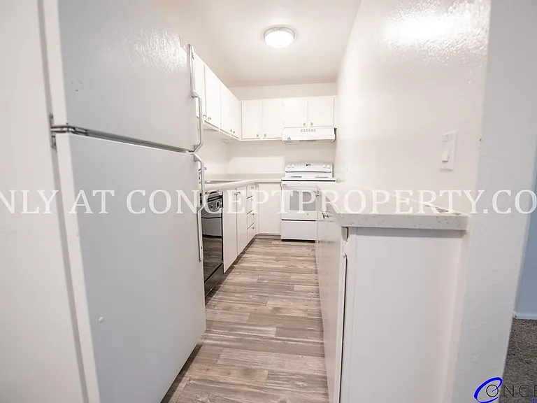 132 E 2nd Ave — Photo 14