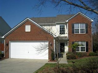 520 Red Oak Ct, Tega Cay, SC 29708