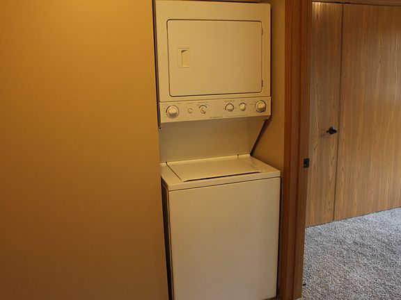 4th image of 720 W 5th St #13247757