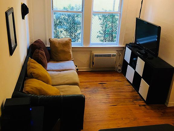 2nd image of 1615 Pennsylvania Ave APT 5