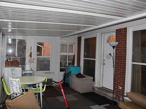 4th image of 30018 Champine St
