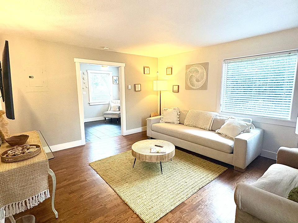 620 N I St #5