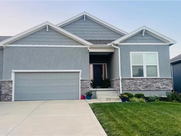 1122 SW Cheshire Dr, Lees Summit, MO 64083