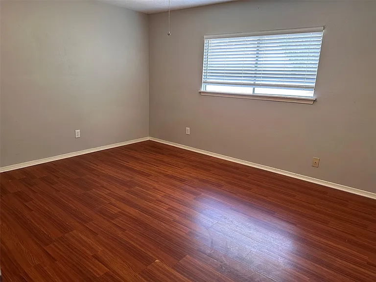 3323 Brookdale Dr — Photo 7