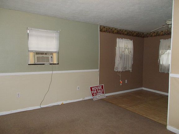 2nd image of 8 Sampson Dr