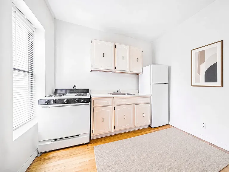 328 E 14th St #30 — Photo 2