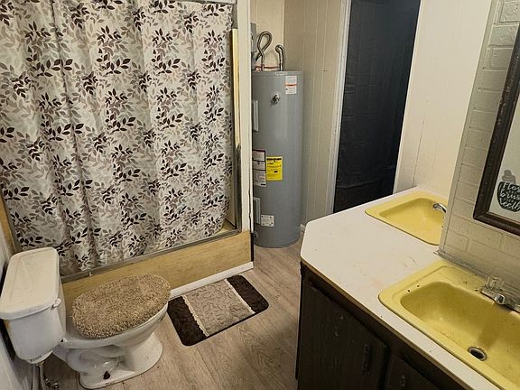 5th image of 45603 Van Camp Ln #1