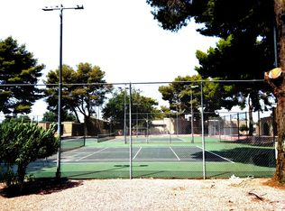 51 Village Green Ct, Las Vegas, NV 89110