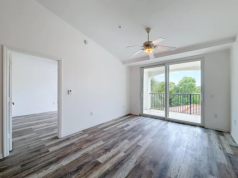 1119 Villa Ln #1119 — Photo 16