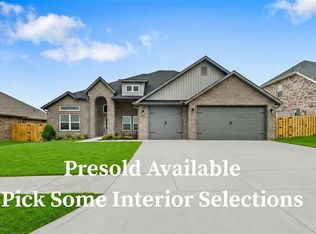 2416 Salmon St, Pea Ridge, AR 72751