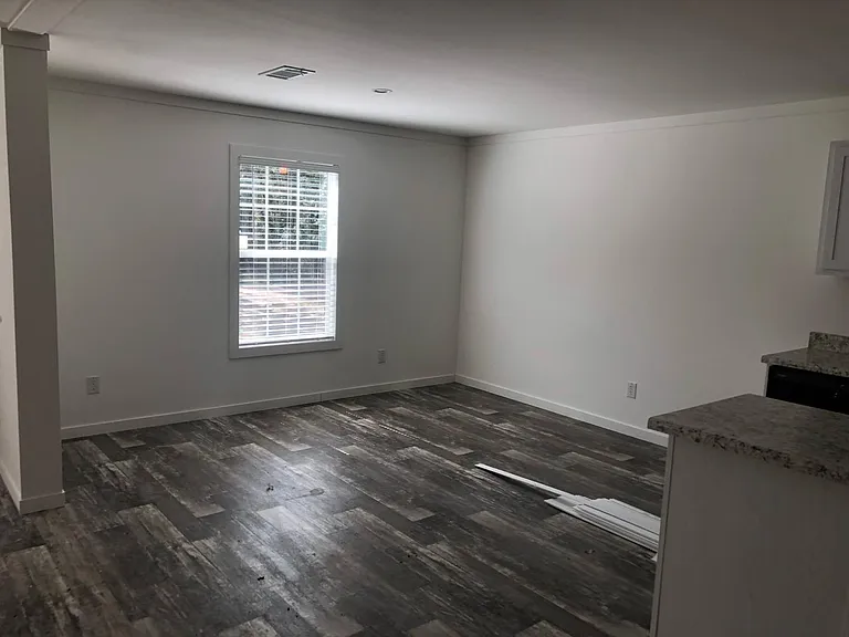 18043 Ferry Ave — Photo 6