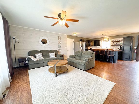 4th image of 305 3rd St NW