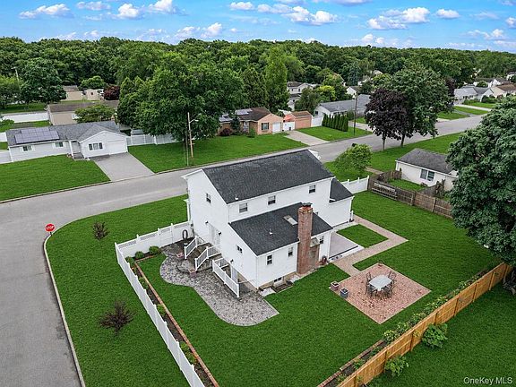 5th image of 62 Oneida Avenue