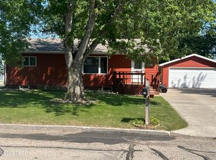 1336 2nd St NE, Watertown, SD 57201