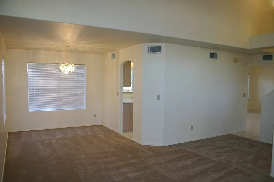 Attractive 4 Bedroom Home in Desirable North Ranch in the Northwest — Photo 4