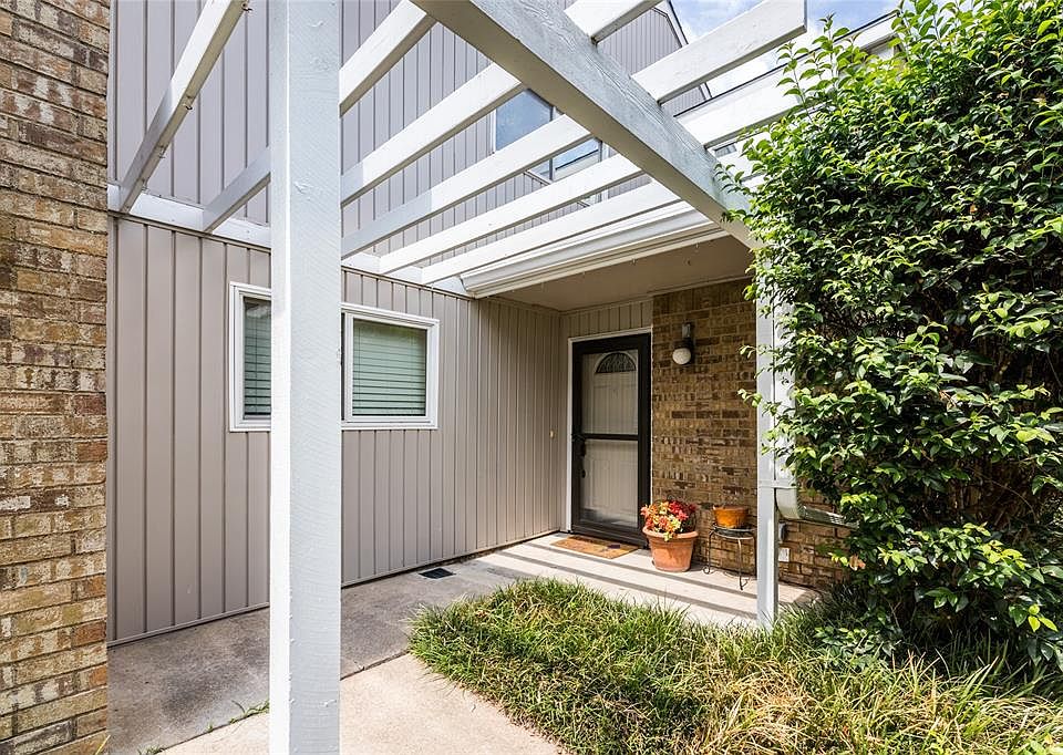 1st image of 2715 Creek Wood Ct