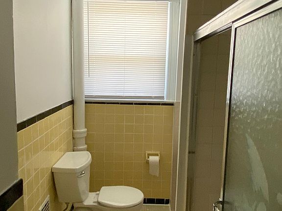 5th image of 614 Delafield Ave #2