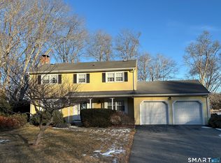 5 Colonial Drive, East Lyme, CT 06333