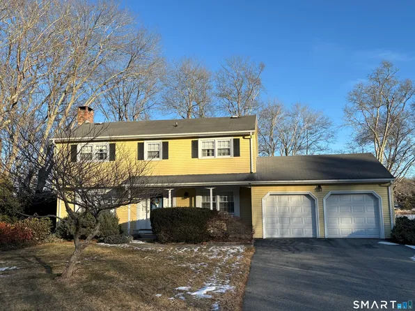 5 Colonial Drive, East Lyme, CT 06333