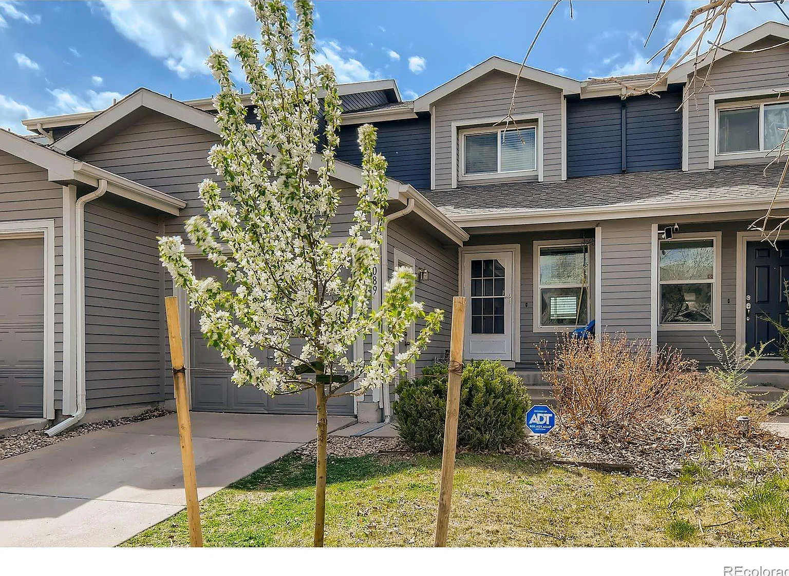Charming 3-Bed Townhouse in Northglenn — Photo 1