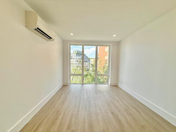 5th image of 78 Beaver St #2B