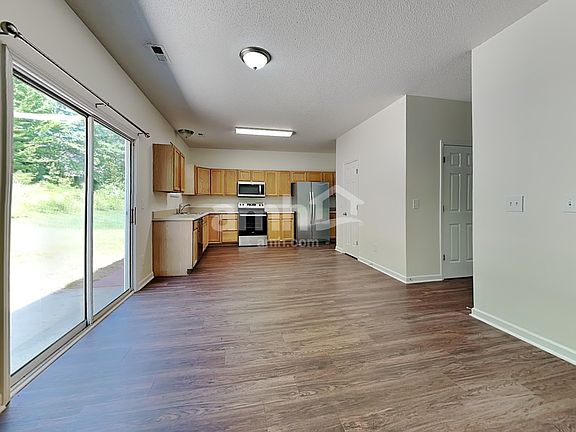 5th image of 1327 Arbor Greene Dr