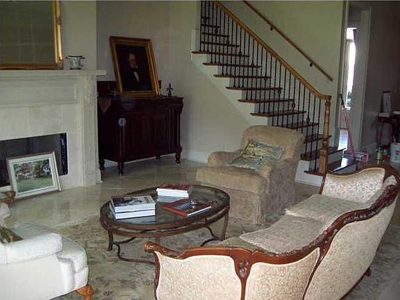 4th image of 119 Avellach Dr