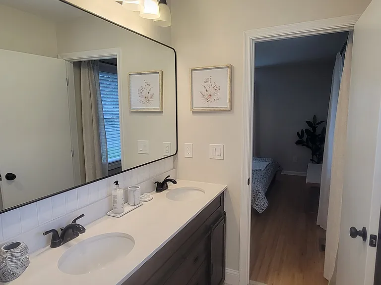 112 Betts St — Photo 17