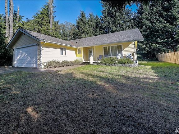 2nd image of 658 Woodland Loop NE