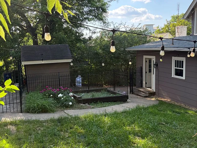 2717 Caldwell Ave S — Photo 38