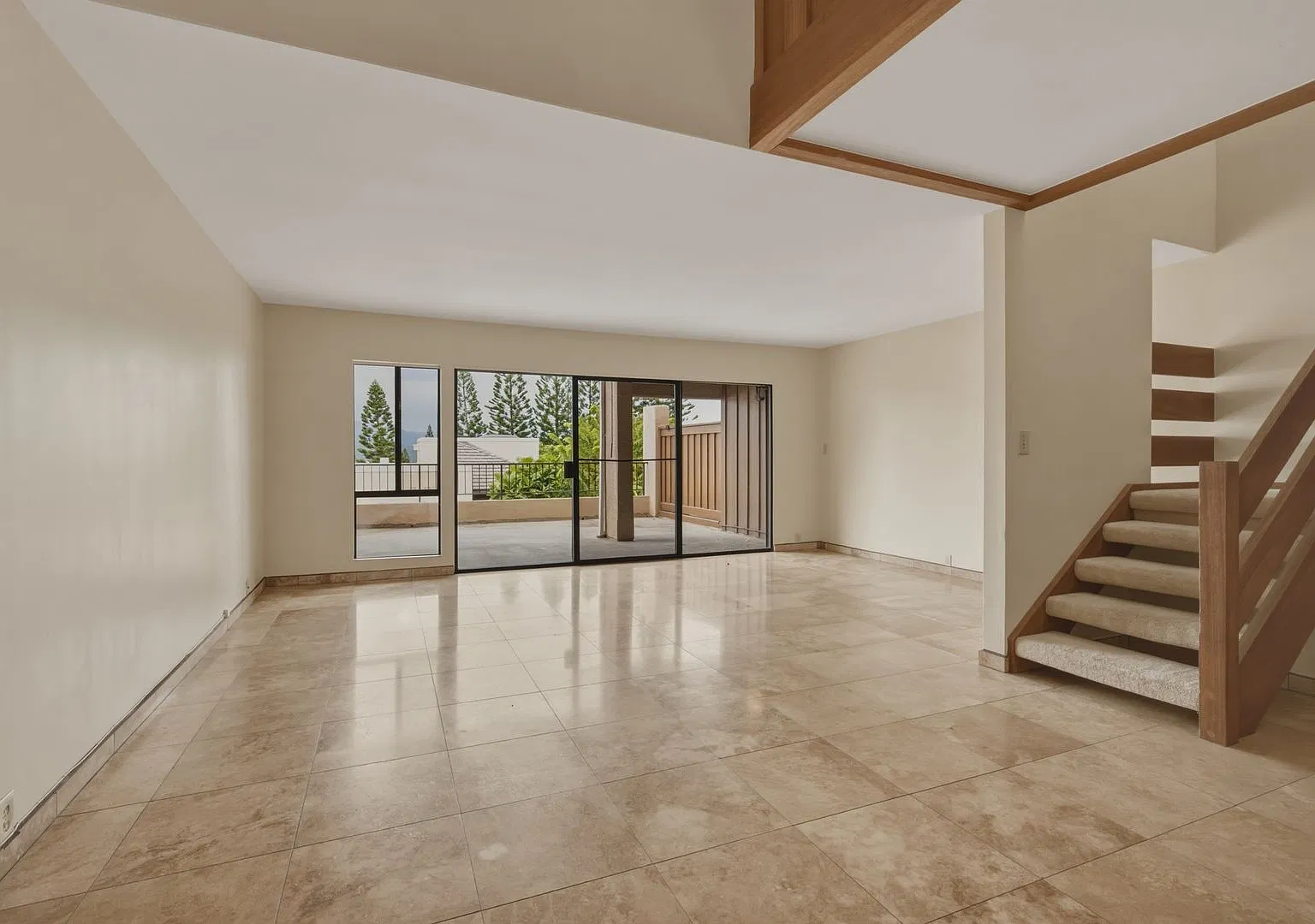 Bluestone Townhouse in Kailua - Stunning Golf Course Views — Photo 4