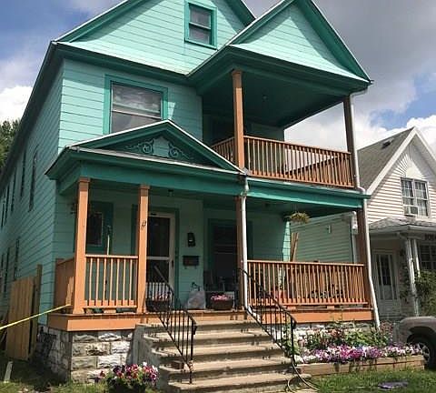 2nd image of 1012 E Lovejoy St