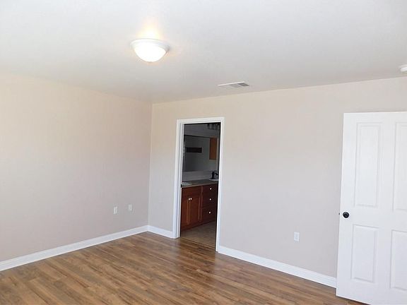 4th image of 407 Salado Creek Ln