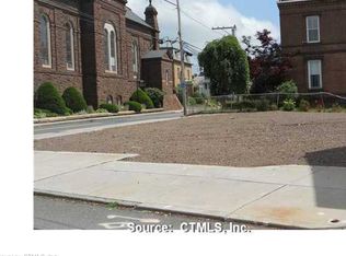 54 Pearl St, Enfield, CT 06082