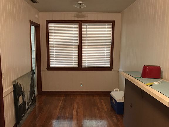 4th image of 1411 SE Vale Ct