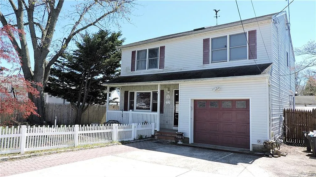 38 Wood St photo 1