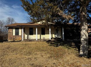 1603 Belleau Lake Dr, O'Fallon, MO 63366
