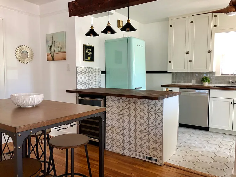 2909 Campus Blvd NE — Photo 15