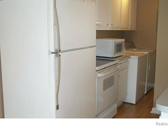 5th image of 2747 Fox Hollow Ct #A