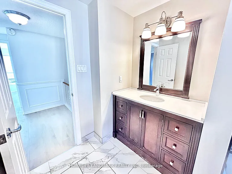 18 Summerfeldt Cres — Photo 16