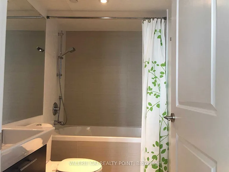 386 Yonge St #3110 — Photo 6