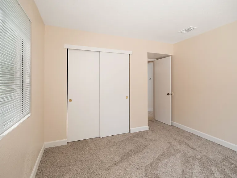7456 Sandalwood Dr — Photo 8