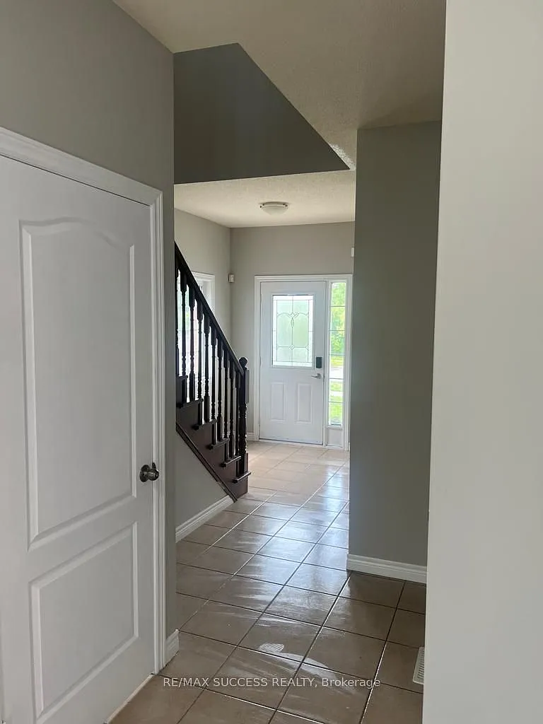 3 bed, $2,800 — Photo 2